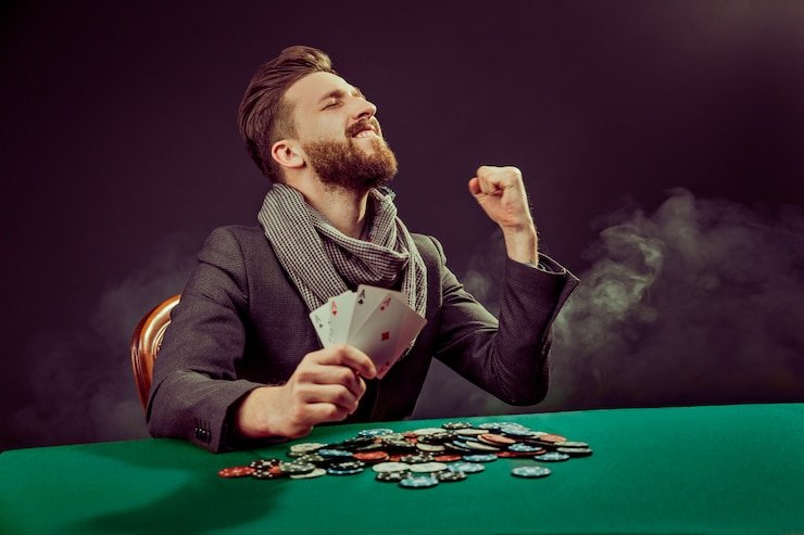 Dashboard Program Loyalitas femo menampilkan tingkat keanggotaan dan progress ke tingkat berikutnya